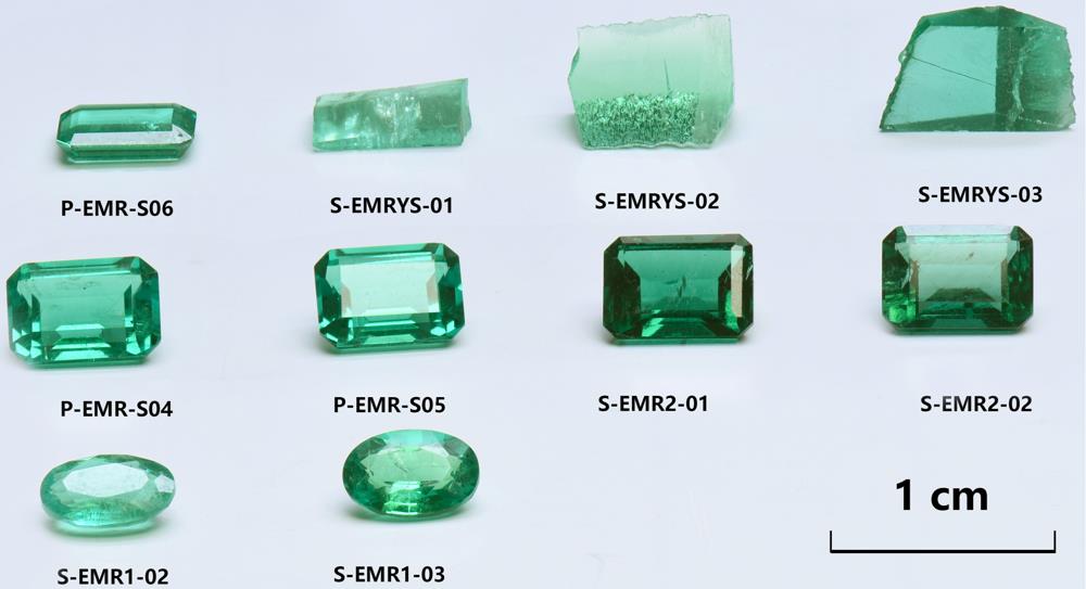 Synthetic emerald samples