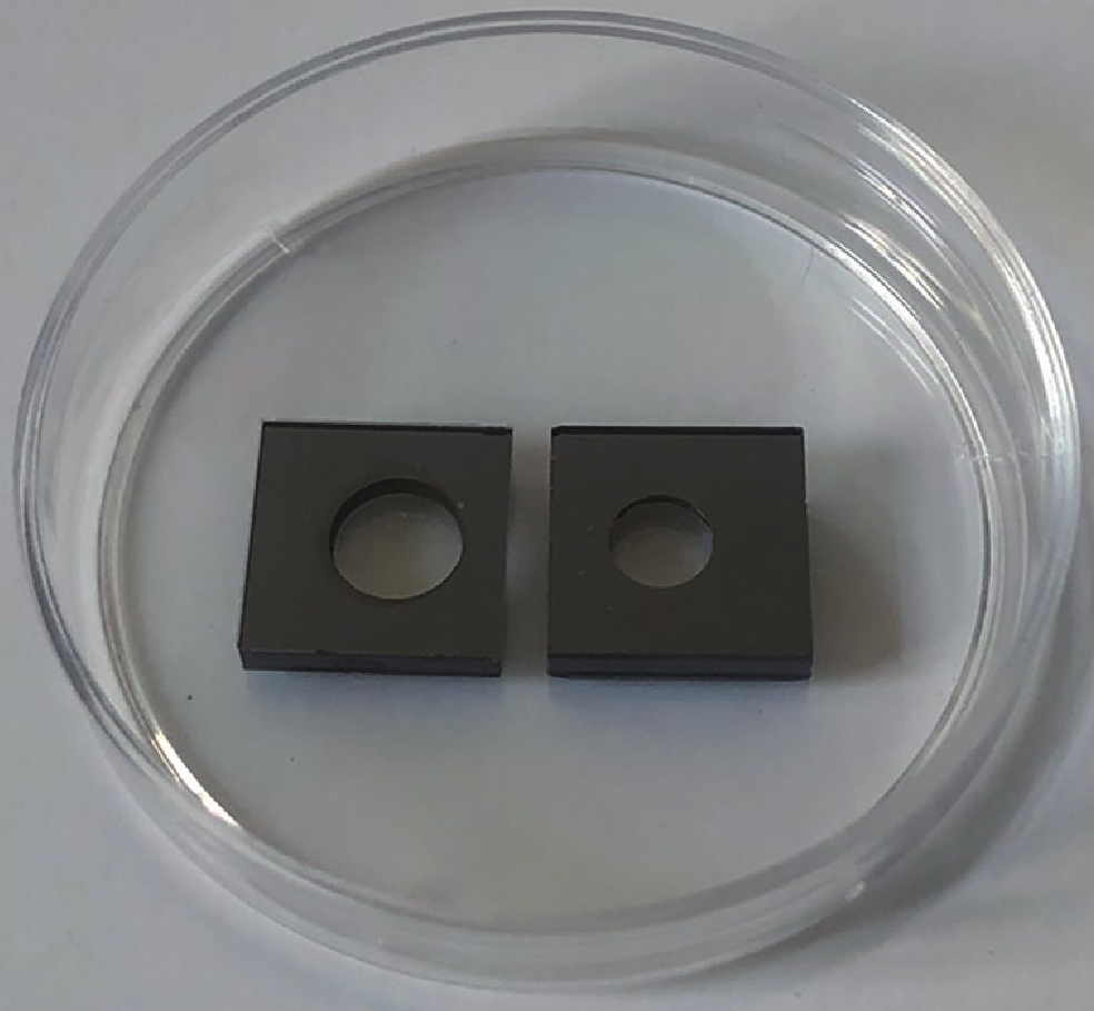 Image of chip-sized alkali atom vapor cells.