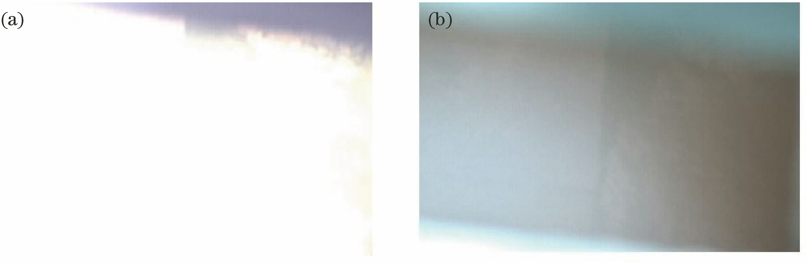 Smoke in the feeding and stirring process. (a) Smoke in feeding stage; (b) smoke in stirring stage